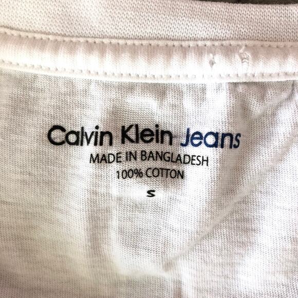 Calvin Klein white tee - Picture 2 of 4